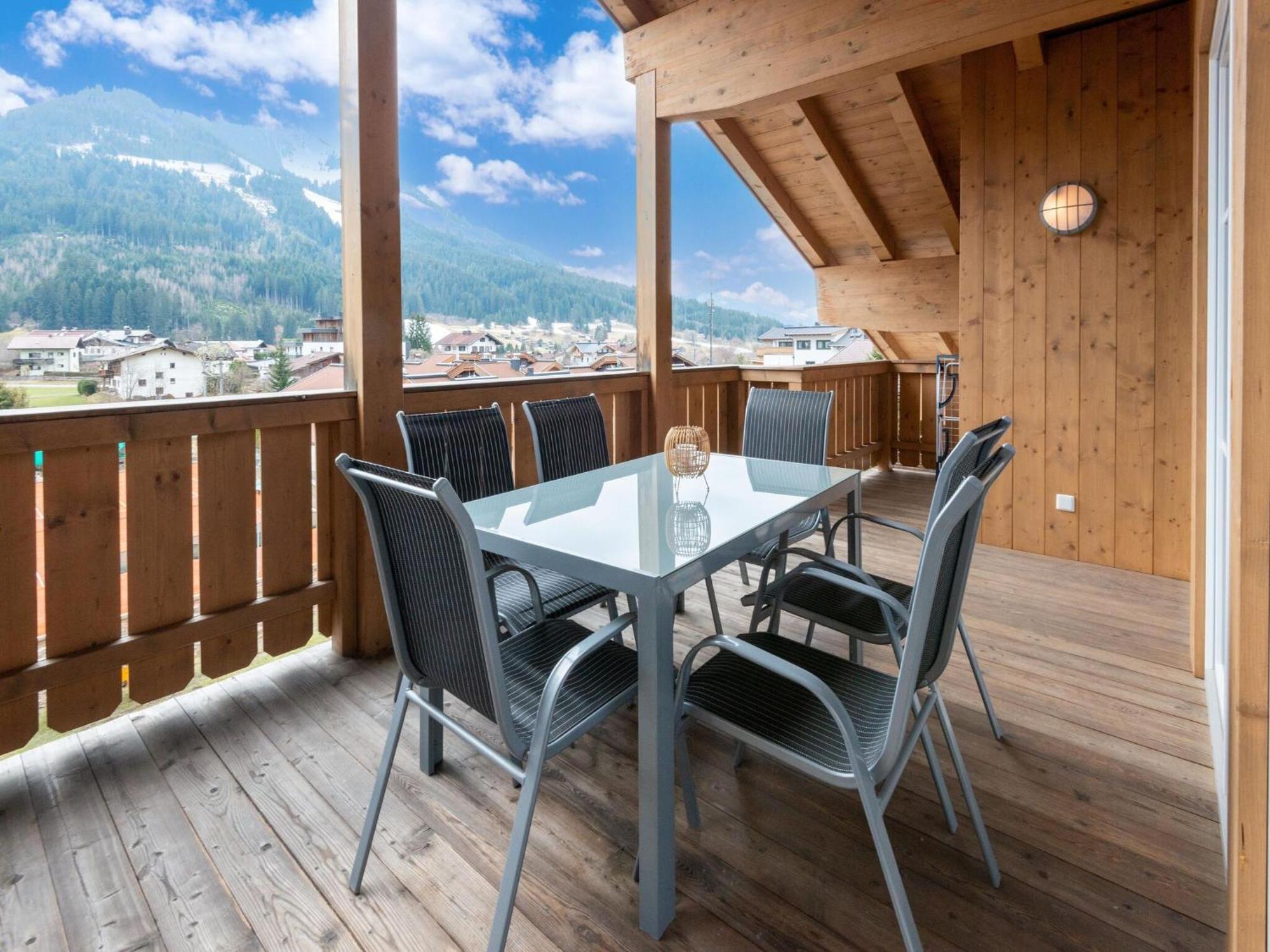 Luxury Penthouse With Balcony Ski Storage Carport Lift Apartment Brixen im Thale Exterior photo